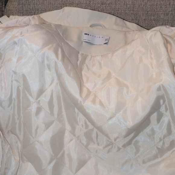 Oversized Cream Coat Faux Leather  with Black Buttons - Picture 11 of 12